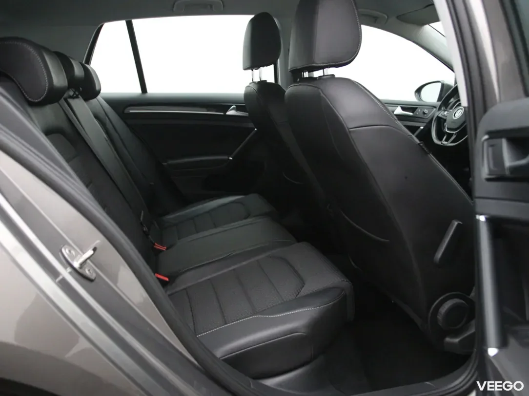 Volkswagen Golf 1.6 81kW