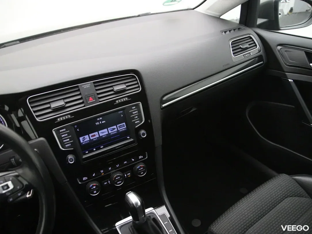 Volkswagen Golf 1.6 81kW