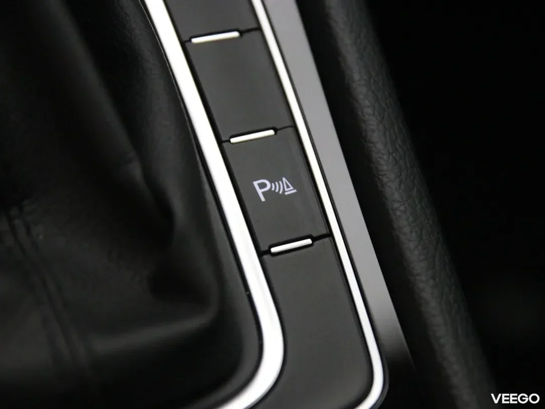 Volkswagen Golf 1.6 81kW