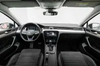 Volkswagen Passat 158kW thumbnail