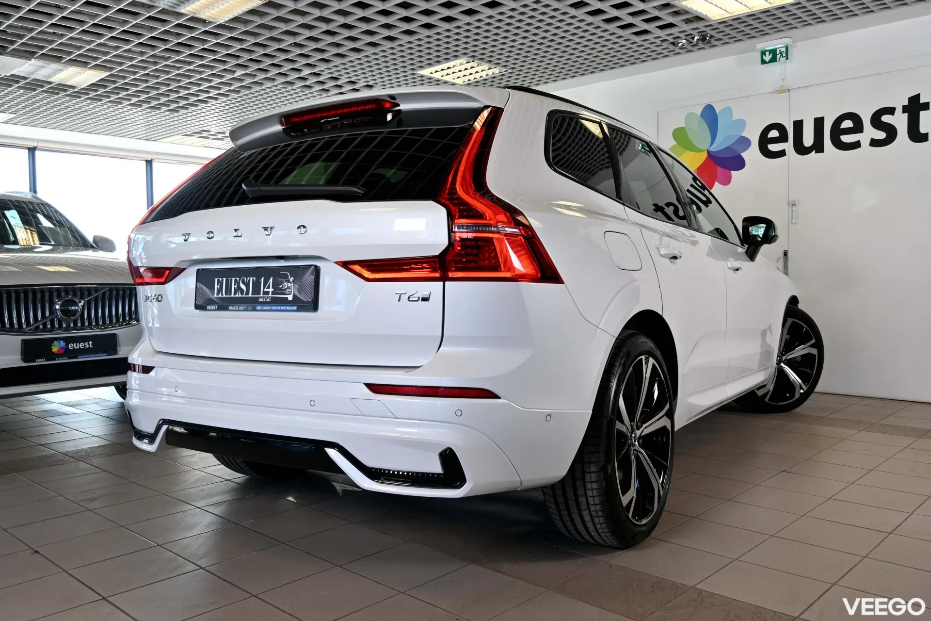 Volvo XC60 AWD 4C LUXURY+ ULTRA DARK XENIUM INTELLI FULL 2 293kW