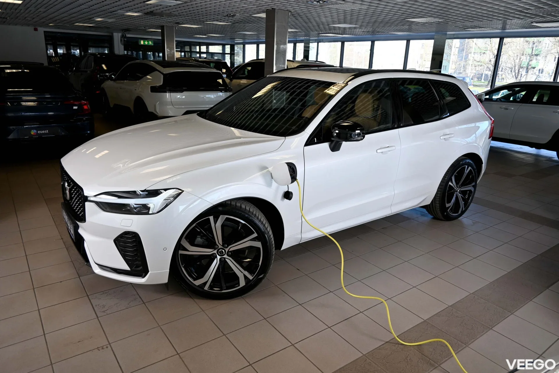 Volvo XC60 AWD 4C LUXURY+ ULTRA DARK XENIUM INTELLI FULL 2 293kW