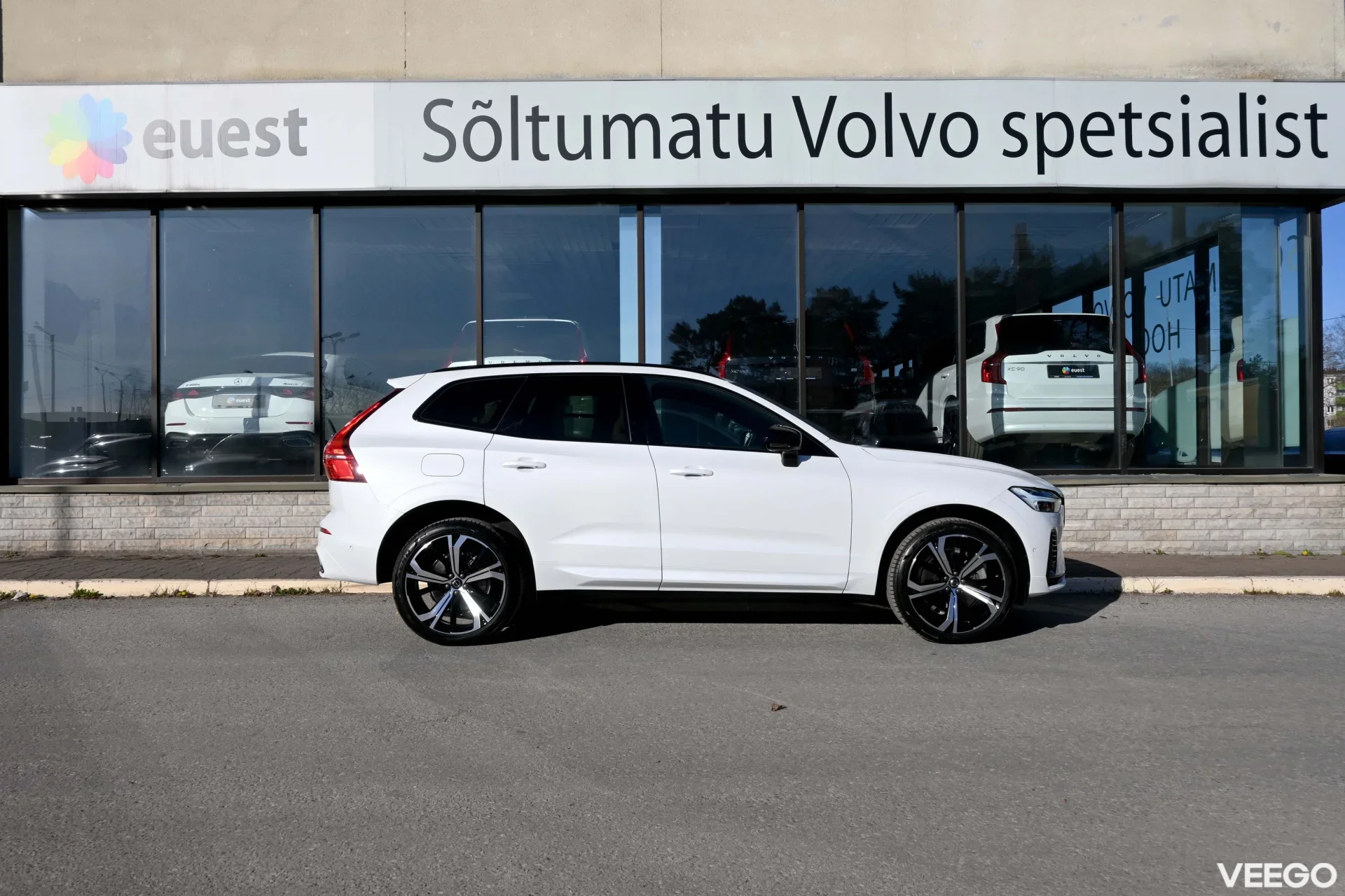 Volvo XC60 AWD 4C LUXURY+ ULTRA DARK XENIUM INTELLI FULL 2 293kW