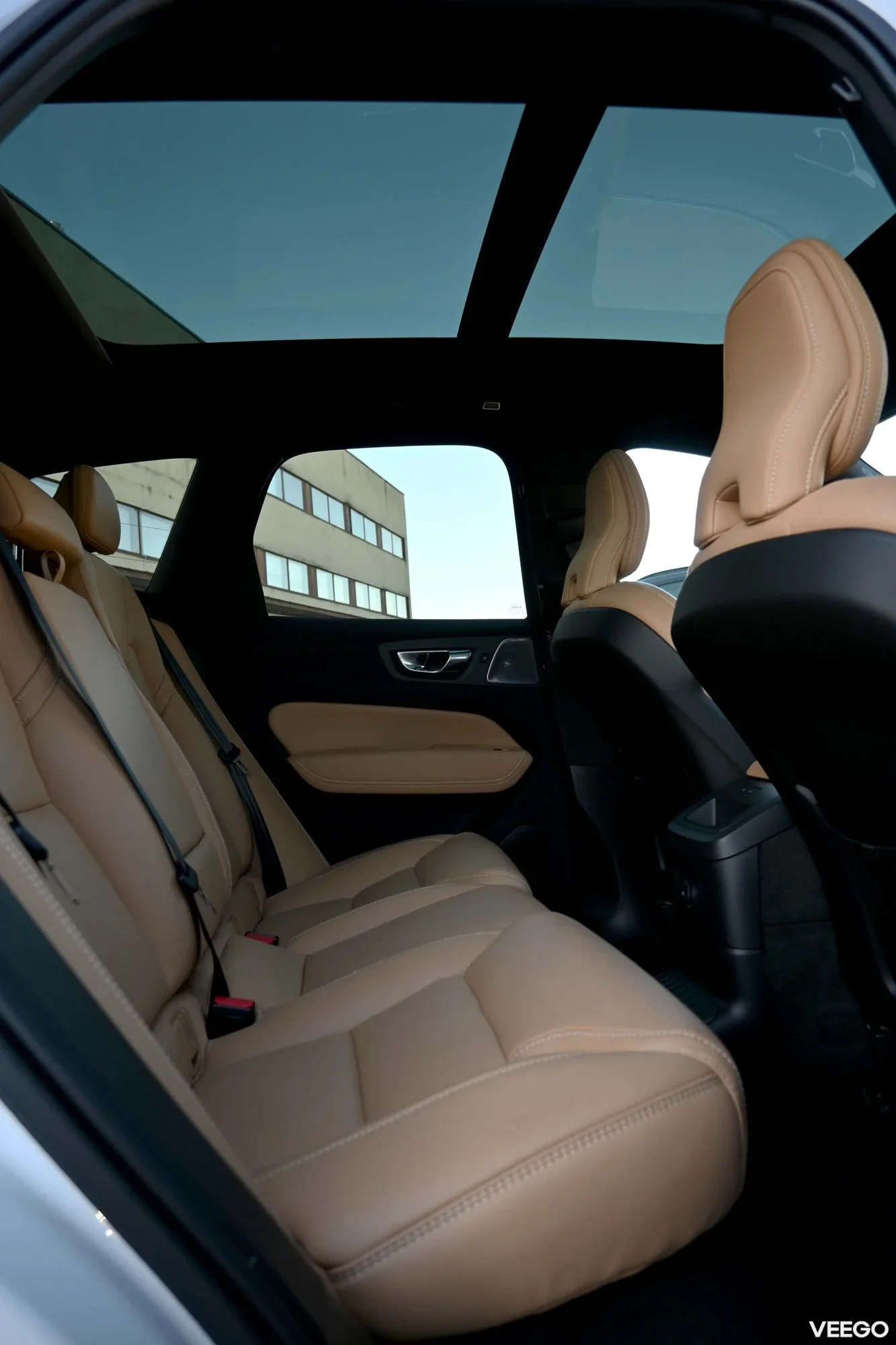 Volvo XC60 AWD 4C LUXURY+ ULTRA DARK XENIUM INTELLI FULL 2 293kW