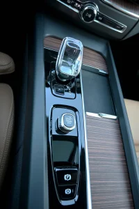 Volvo XC60 AWD 4C LUXURY+ ULTRA DARK XENIUM INTELLI FULL 2 293kW thumbnail