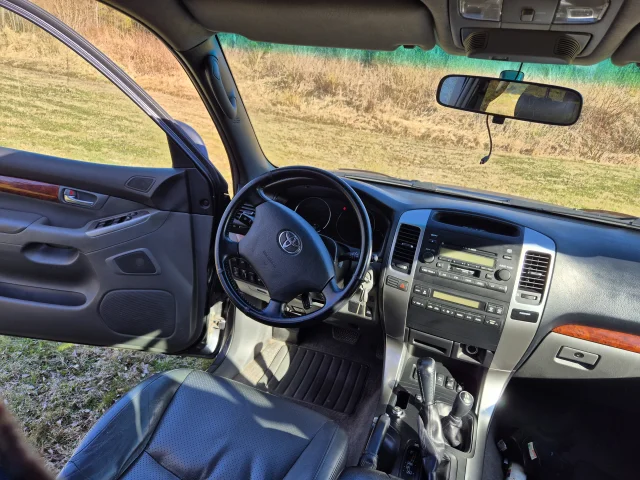 Image of Toyota Land Cruiser 120 3.0 127kW