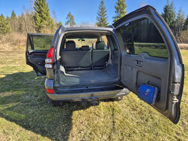 Image of Toyota Land Cruiser 120 3.0 127kW