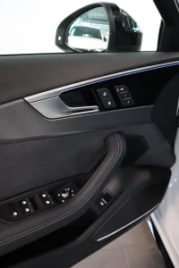 Audi RS 4 331kW thumbnail