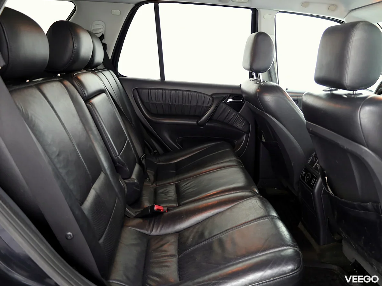 Mercedes-Benz ML270 2.7 121kW