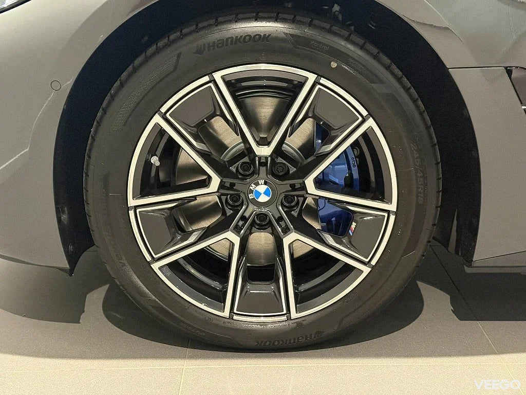 BMW i4 M60 xDrive Fully Charged Drag HUD H/K Adpt Farth Elstol 442kW