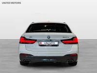 BMW 530 xDrive Touring M Sport Dragkrok Rattvärme Elstolar 215kW thumbnail