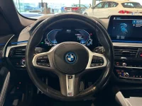 BMW 530 xDrive Touring M Sport Dragkrok Rattvärme Elstolar 215kW thumbnail