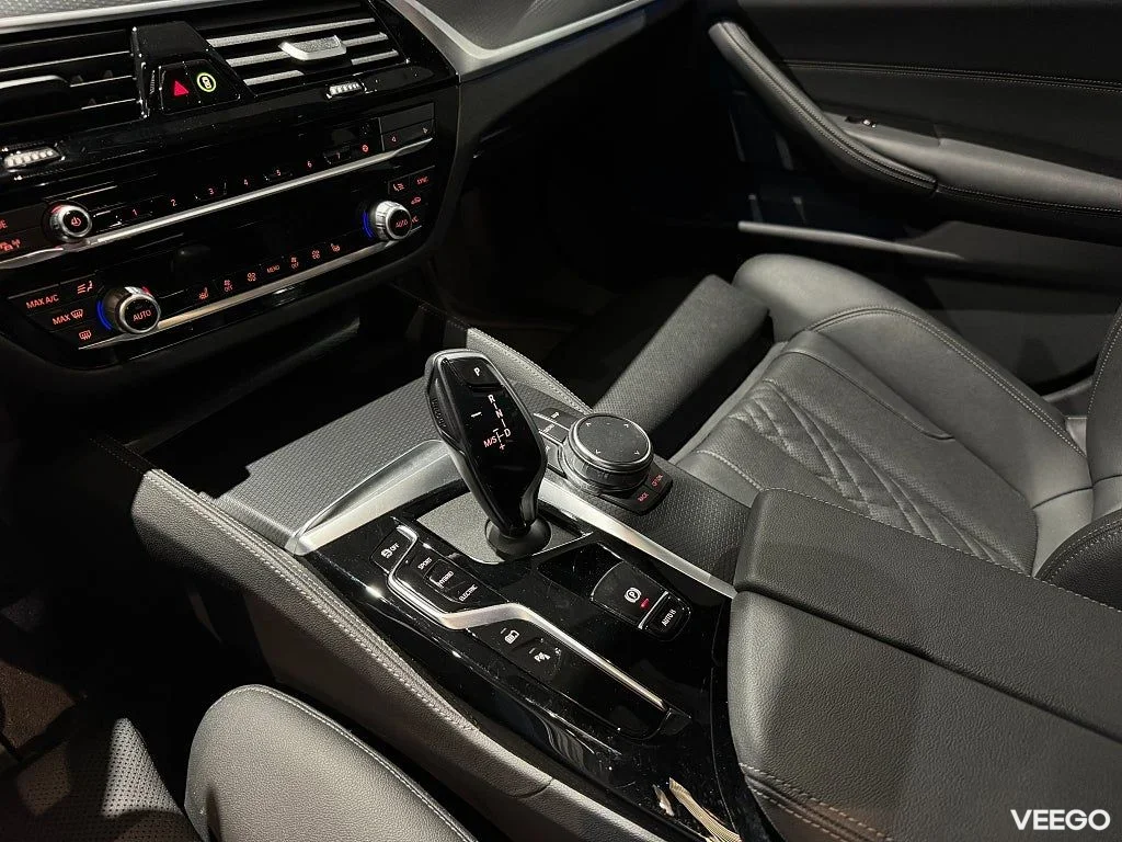 BMW 530 xDrive Touring M Sport Dragkrok Rattvärme Elstolar 215kW