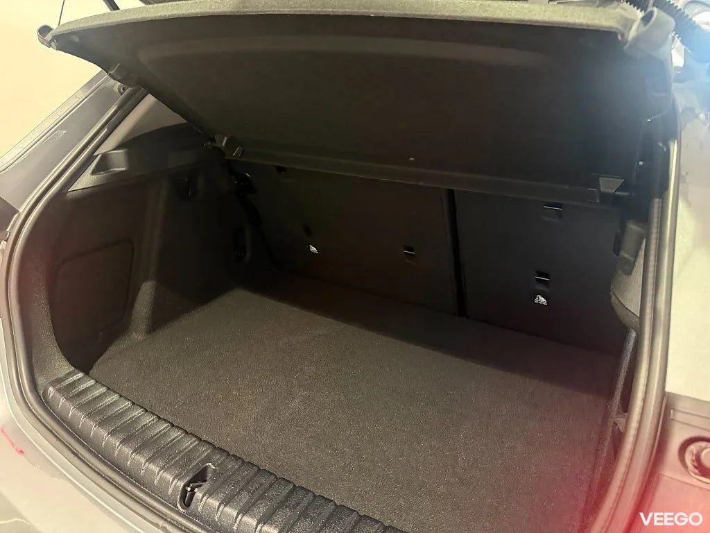 BMW 118 i Sport Line Manuell Nav PDC Tonade Rutor PDC Sportstol