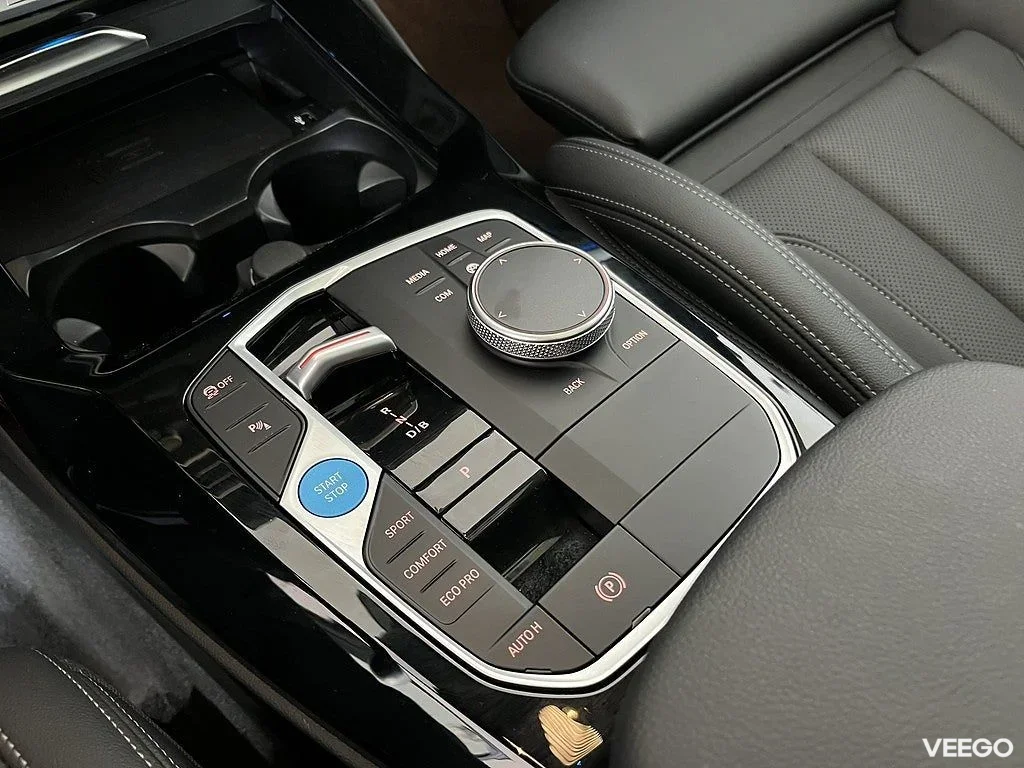 BMW iX3 Charged M Sport Drag Panorama Rattvärme Park Assist