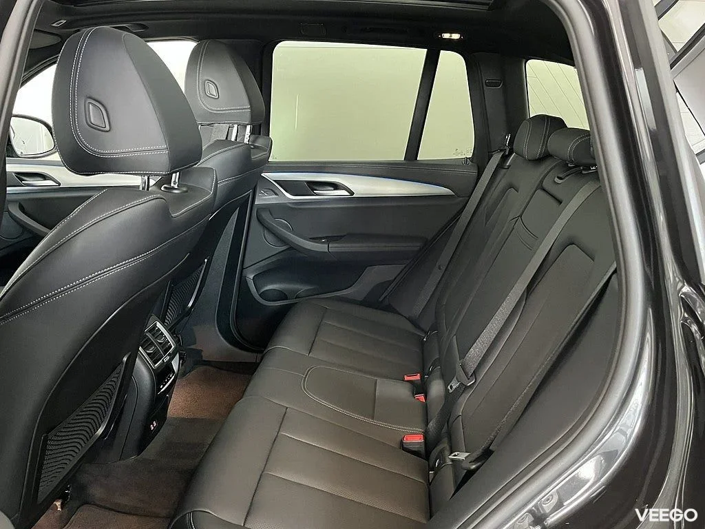 BMW iX3 Charged M Sport Drag Panorama Rattvärme Park Assist