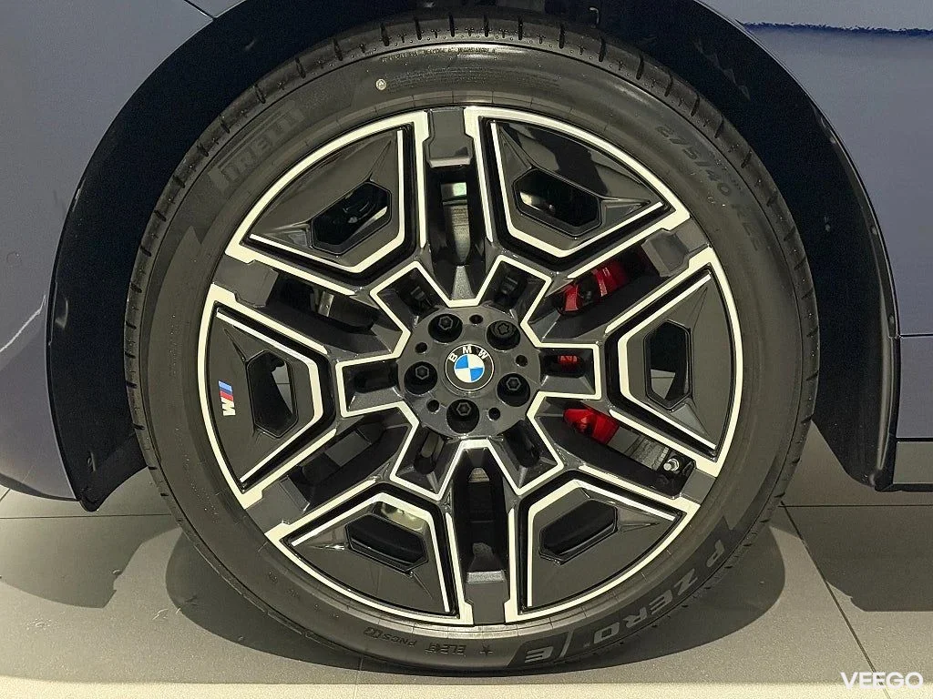 BMW iX xDrive60 Fully Charged M Sport Pro Innovation Comfort