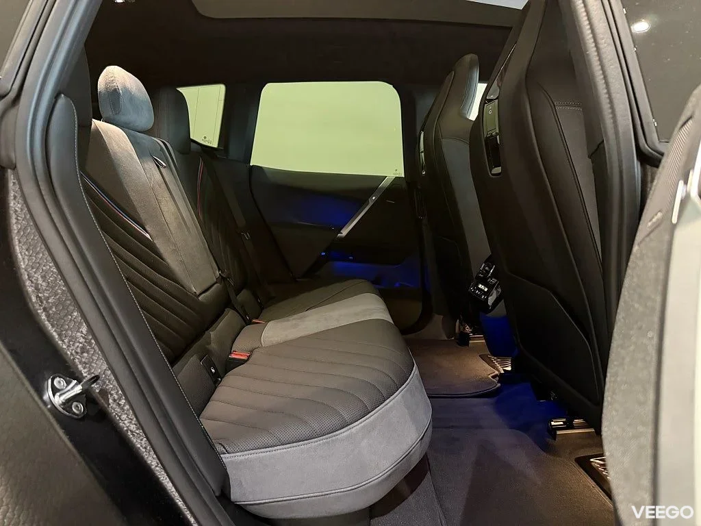 BMW iX xDrive60 Fully Charged M Sport Pro Innovation Comfort