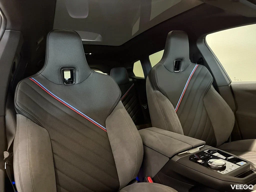 BMW iX xDrive60 Fully Charged M Sport Pro Innovation Comfort