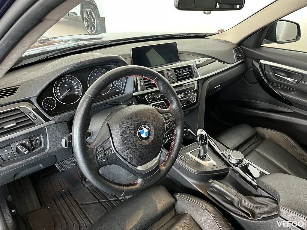 BMW 320 i Touring Model Sport Nav Automat Dragkrok