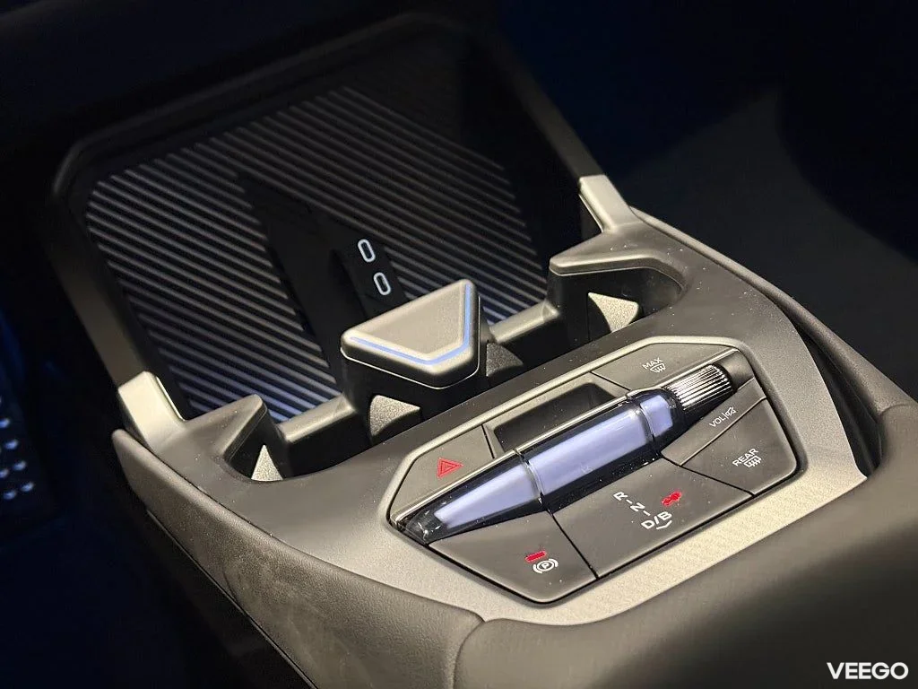 BMW iX3 50 xDrive Supercharged 3D-HUD Panoramic Vision M Stolar