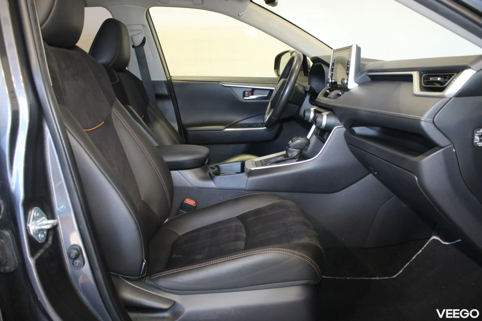 Toyota RAV4 Luxury Plus 2.5 131kW