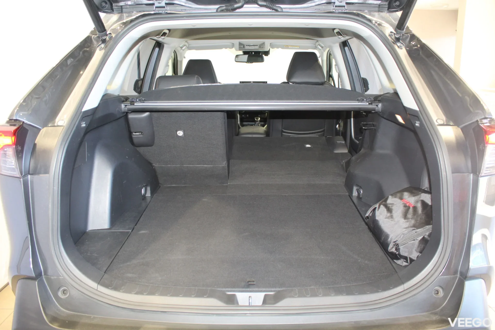 Toyota RAV4 Luxury Plus 2.5 131kW