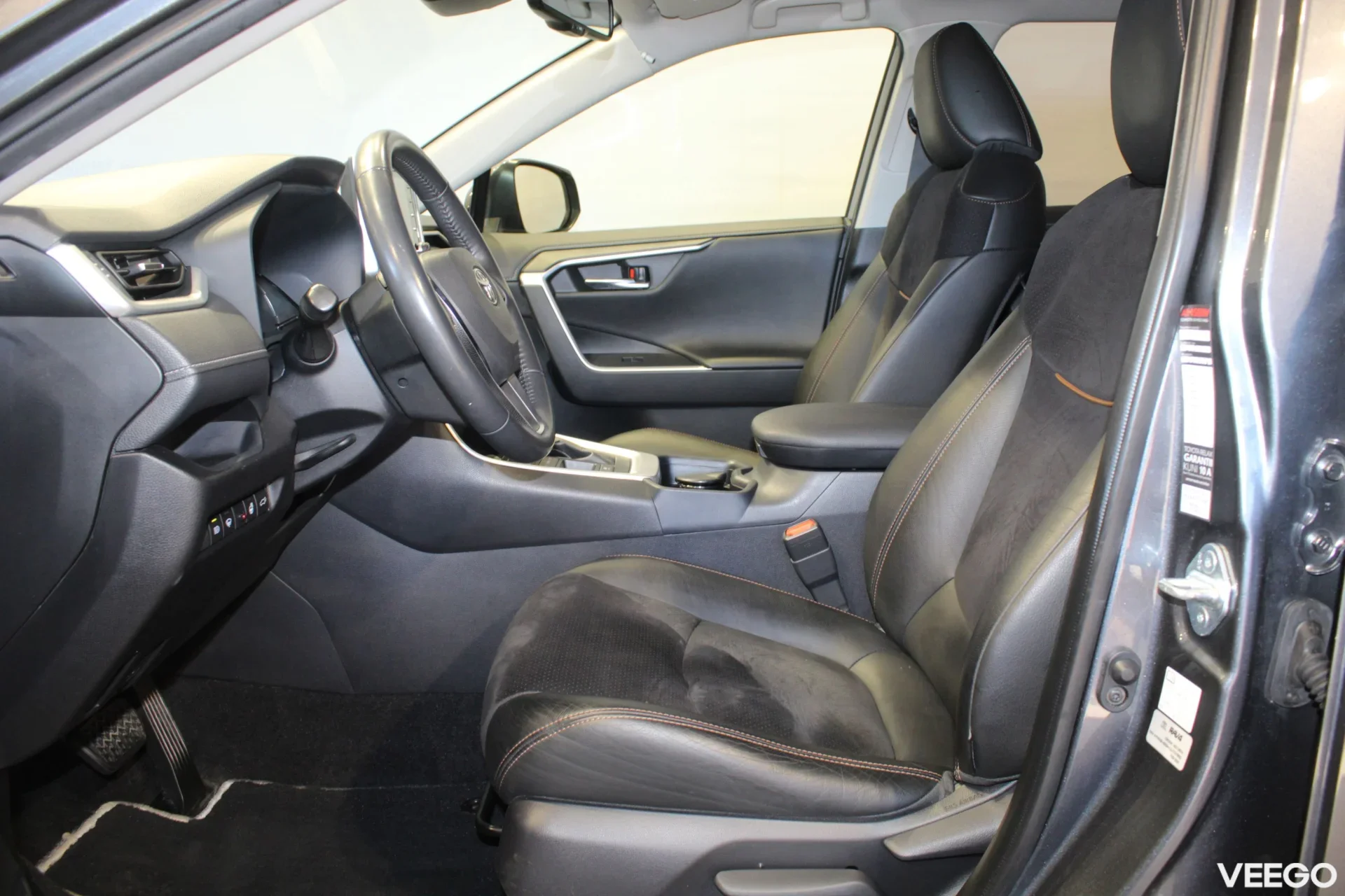 Toyota RAV4 Luxury Plus 2.5 131kW