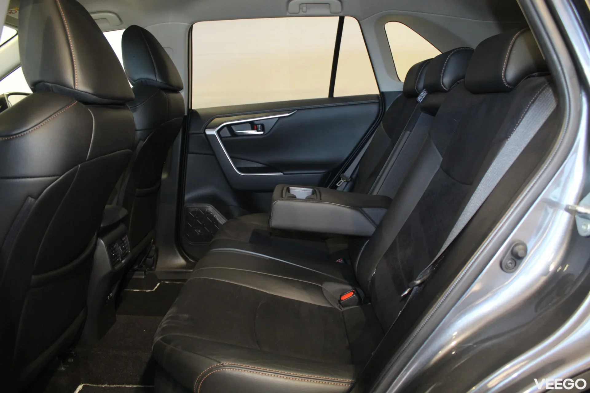 Toyota RAV4 Luxury Plus 2.5 131kW