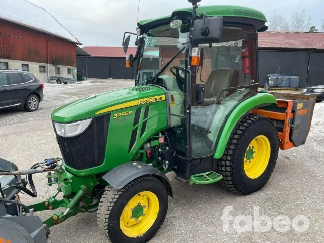 Image of John Deere 3045R Kompakttraktor (121386) 33kW