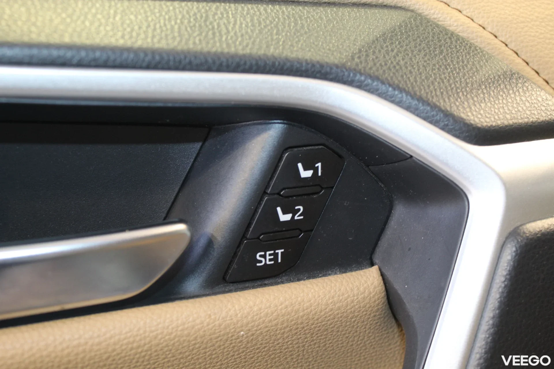 Toyota RAV4 Premium AWD 2.5 131kW