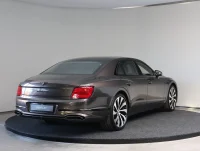 Bentley Flying Spur Bentley V8 PHEV 500kW 4 500kW thumbnail