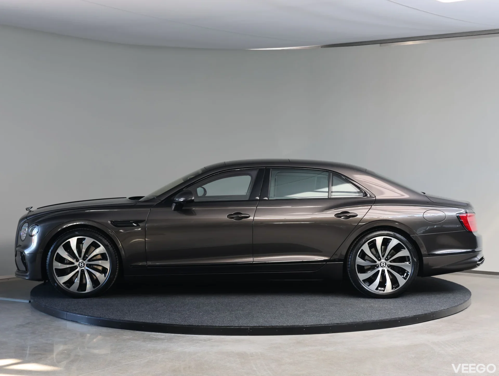 Bentley Flying Spur Bentley V8 PHEV 500kW 4 500kW