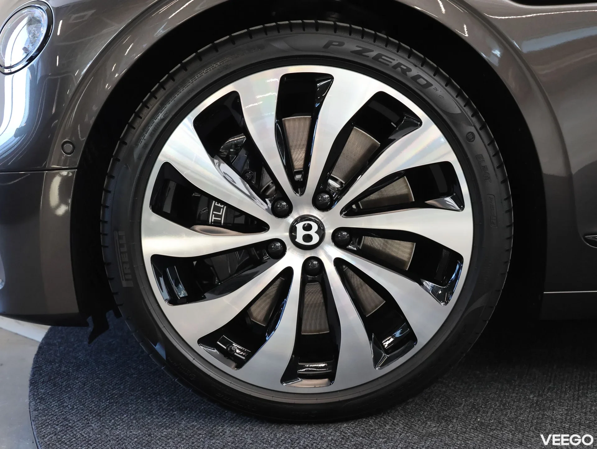 Bentley Flying Spur Bentley V8 PHEV 500kW 4 500kW