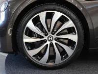 Bentley Flying Spur Bentley V8 PHEV 500kW 4 500kW thumbnail