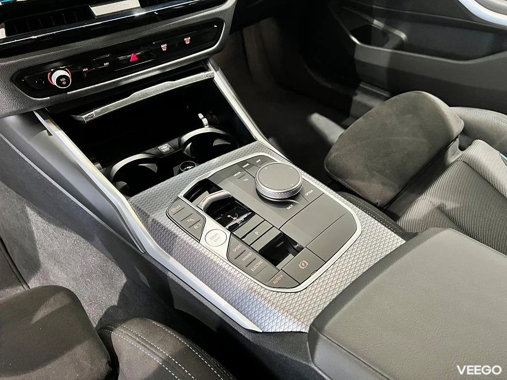 BMW 330 M-Sport, Värmare, Drag, Backkamera - Nya Batteriet