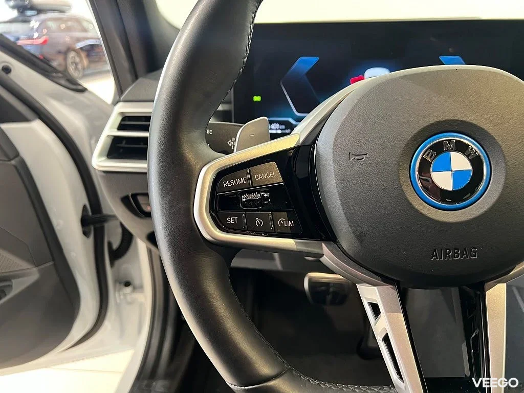 BMW 330 M-Sport, Värmare, Drag, Backkamera - Nya Batteriet