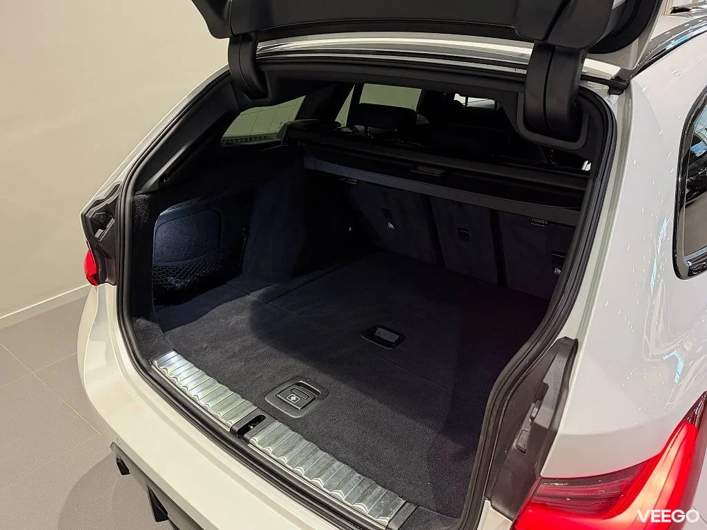 BMW 320 320 d xDrive Touring M Sport Drag AdptFartHåll RattVärme