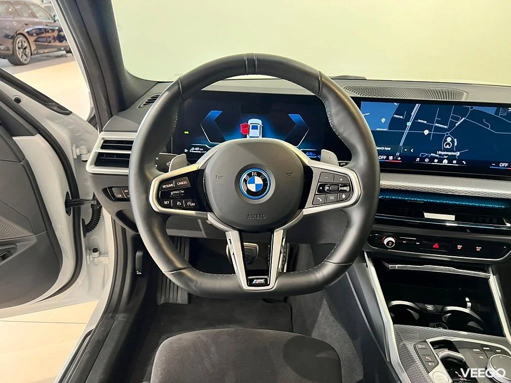 BMW 330 M-Sport, Värmare, Drag, Backkamera - Nya Batteriet