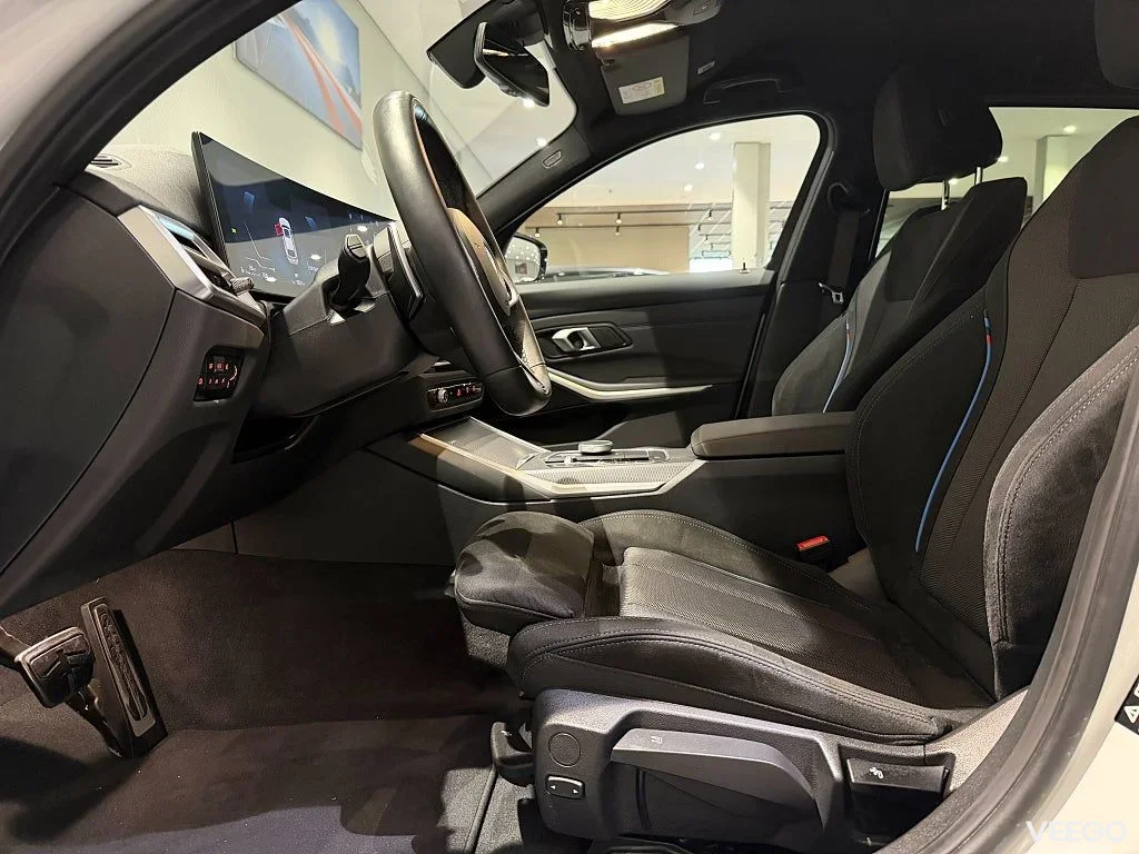 BMW 320 320 d xDrive Touring M Sport Drag AdptFartHåll RattVärme