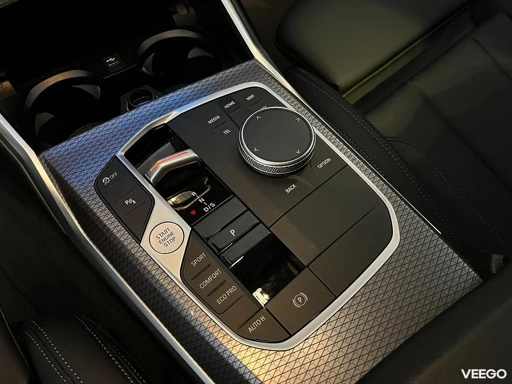 BMW 320 320 d xDrive Touring M Sport Rattvärme Drag Park Assist