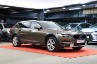 Volvo V90 Cross Country 2.0 140kW thumbnail