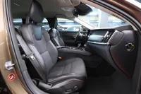 Volvo V90 Cross Country 2.0 140kW thumbnail