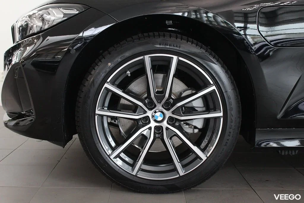 BMW 330 xDrive Touring Drag Rattvärme Adptfarth Park Assist