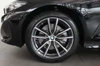 BMW 330 xDrive Touring Drag Rattvärme Adptfarth Park Assist