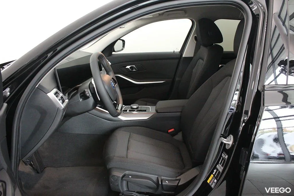 BMW 330 xDrive Touring Drag Rattvärme Adptfarth Park Assist