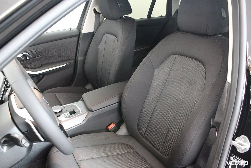 BMW 330 xDrive Touring Drag Rattvärme Adptfarth Park Assist