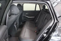 BMW 330 xDrive Touring Drag Rattvärme Adptfarth Park Assist