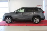 Toyota RAV4 Luxury Comfort pakett FWD 2 129kW thumbnail