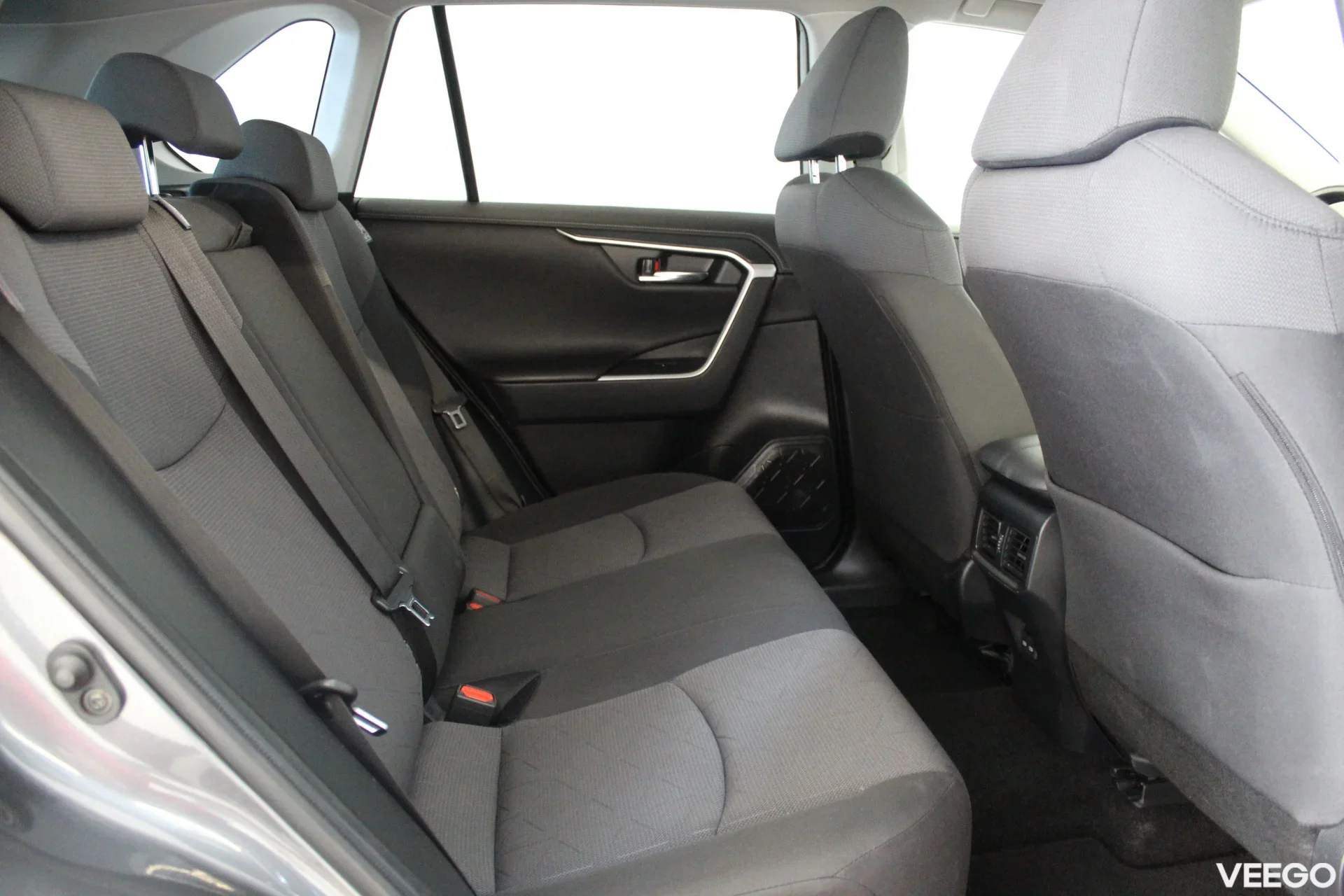 Toyota RAV4 Luxury Comfort pakett FWD 2 129kW